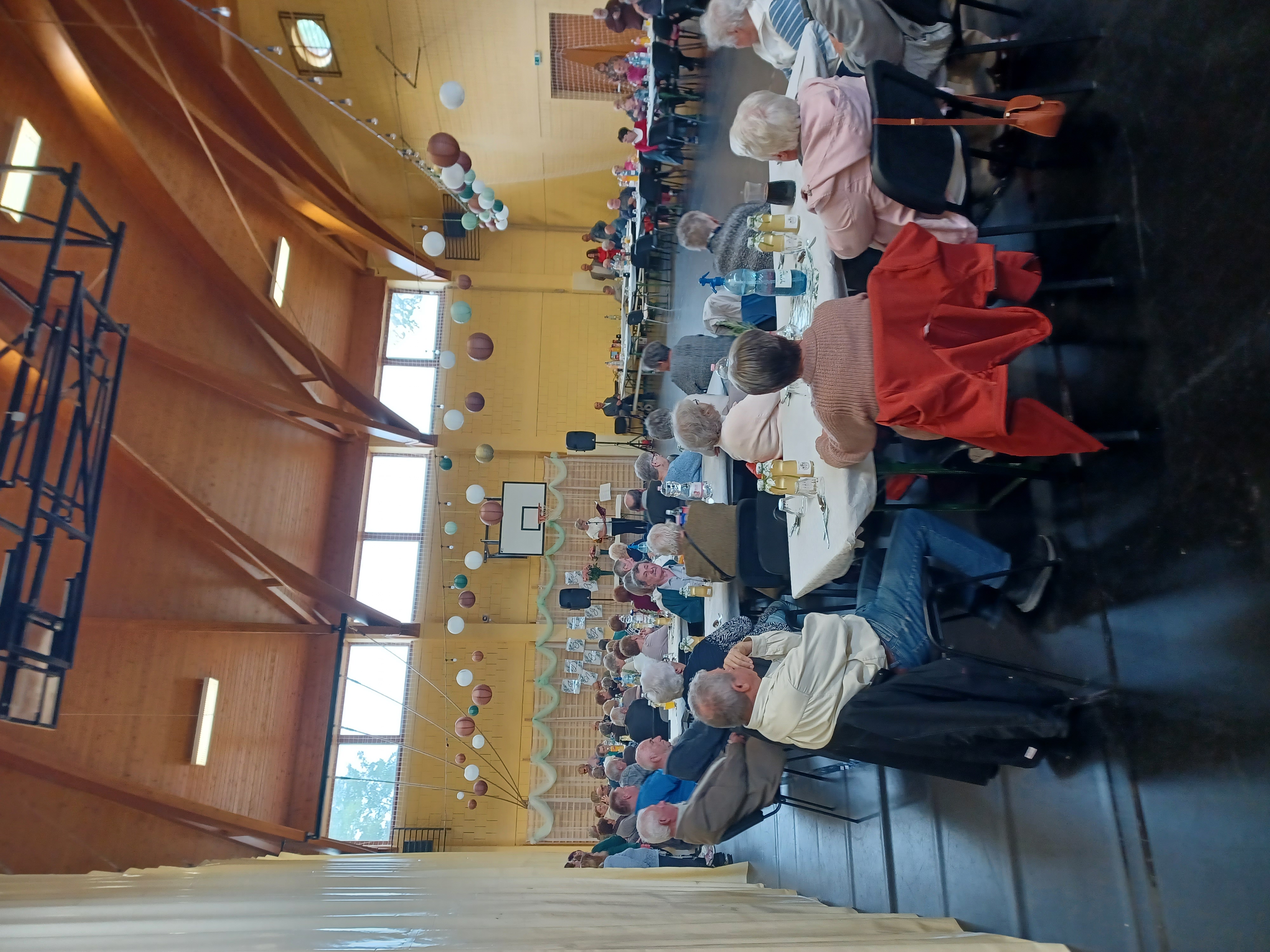 Október - Idősek napja